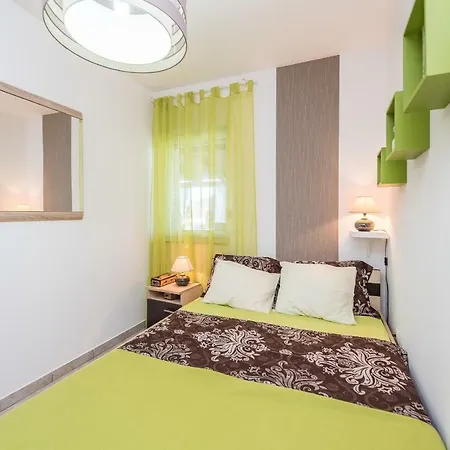 Holzinger Apartment